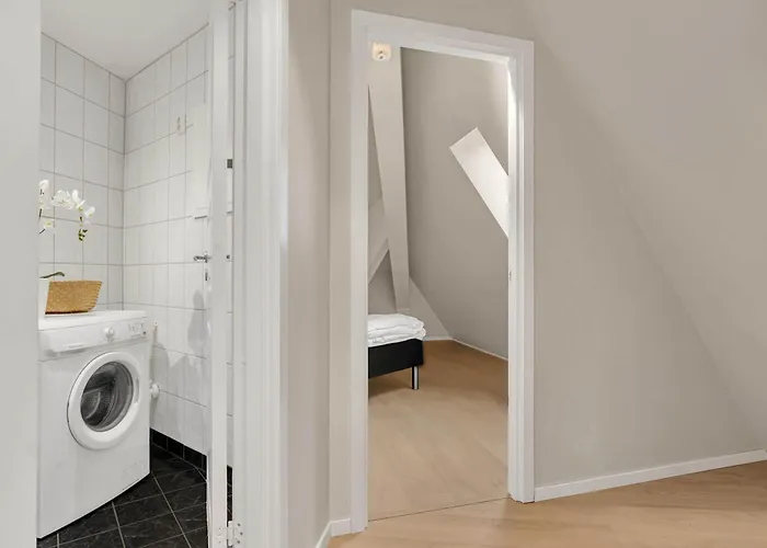 307sb10 - Three Bedroom Appartamento