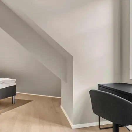 307sb10 - Three Bedroom